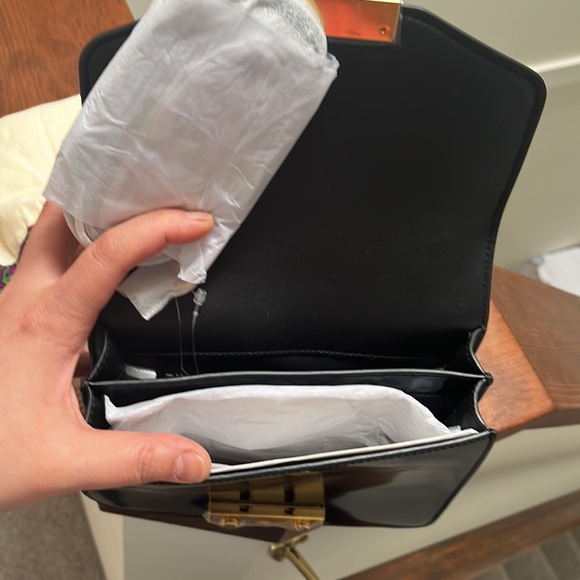 Tory Burch Juliette mini top-handle satchel - Picture 3 of 3